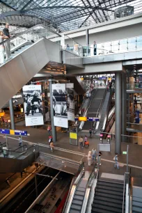 S-bahn at the Hauptbahnhof in Berlin