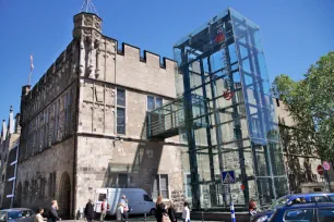 South façade of the Gürzenich with the glass elevator