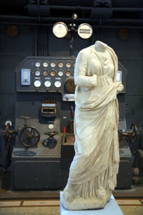 Statue in Centrale Montemartini